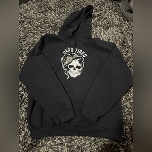 SHEIN Black Hoodie with Skull and Leopard Graphic